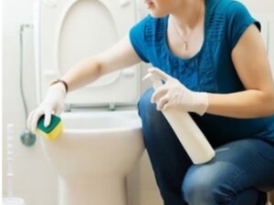 طريقة تنظيف الحمام بملح الليمون 3 طريقة تنظيف الحمام بملح الليمون