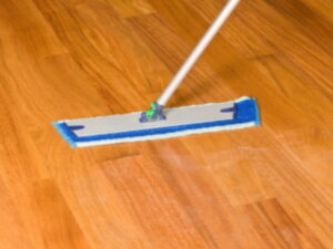 خطوات تنظيف الباركية بمواد طبيعية